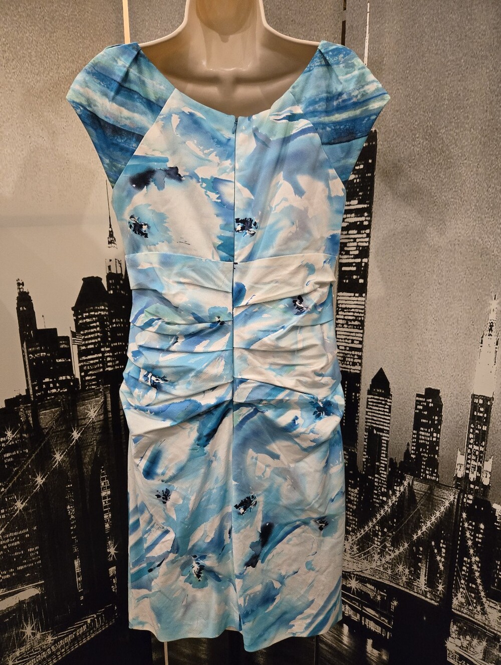 S.L. Fashions Size 8 dress - Picture 2 of 4